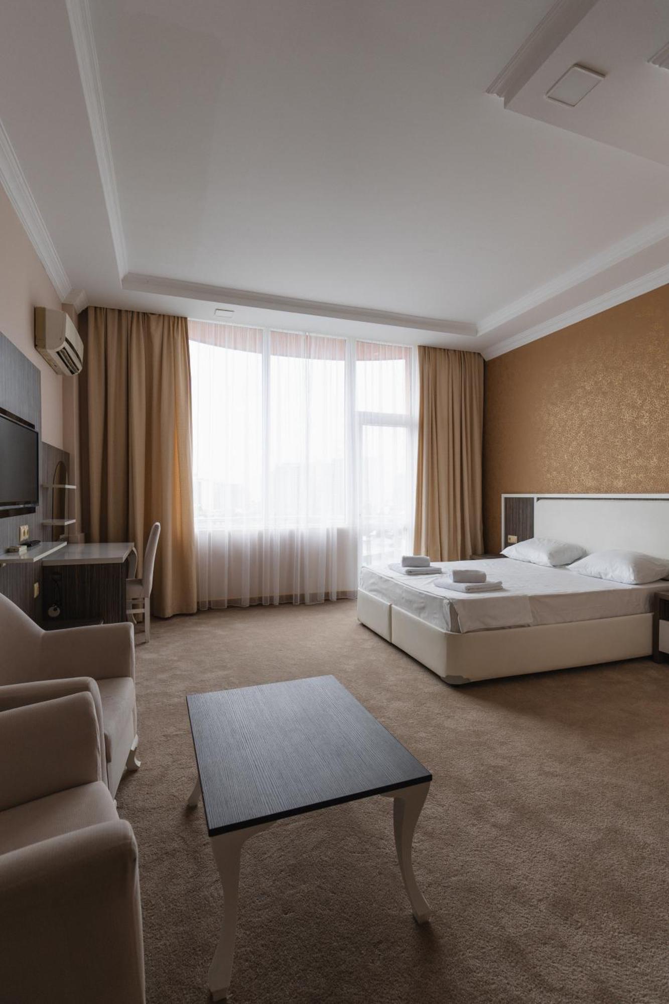 Grand Georgian Palace Batumi Exterior photo